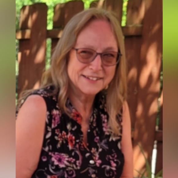 Meet your Posher, Kathy - Picture 1 of 10